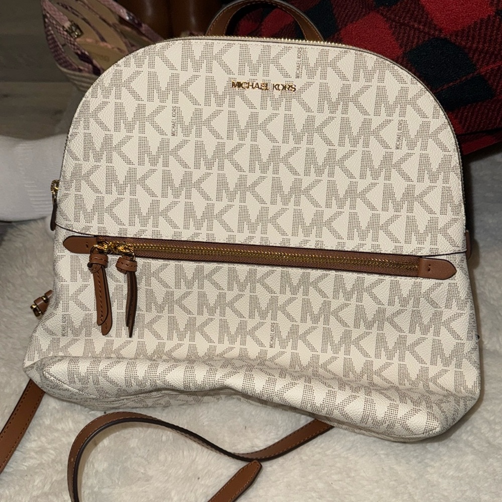 michael kors bookbag